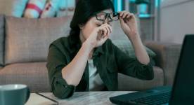 안구건조증 증상은 COVID-19 확진 후 더욱 흔하게 나타납니다.